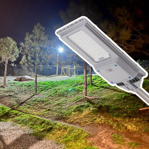 300 W solar street light-30,000 lumens